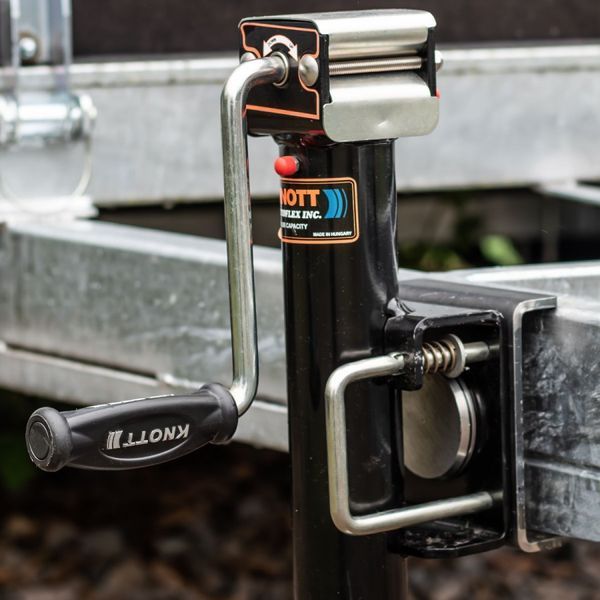 Винтовая поворотная опорная стойка Knott-AUTOFLEX TTL-57, 900 кг, 546/927 6D7907.001 фото